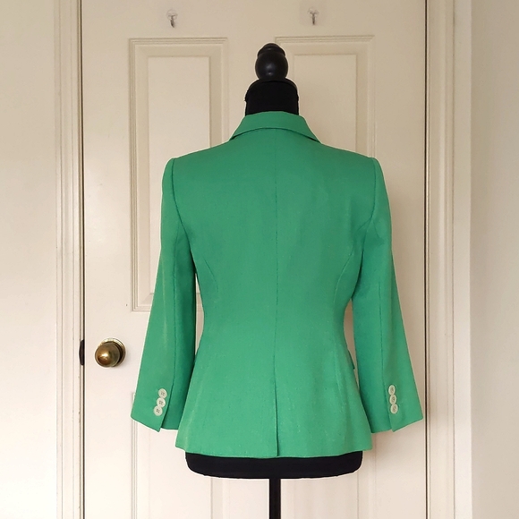 NWT. The Limited Fully lined blazer with real pockets. - Picture 2 of 4